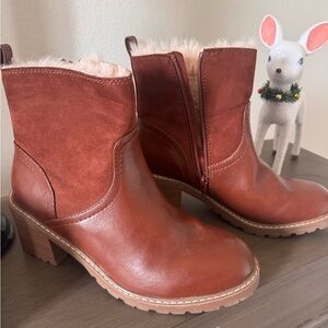 Cozy Brown Leather Winter Boots with Sherpa like lining!